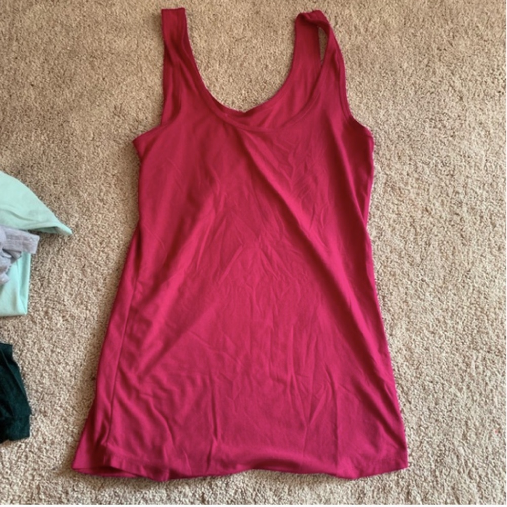 Tank tops. - Picture 9 of 9